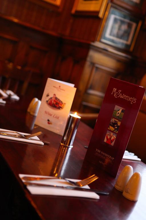 Mcsweeney Arms Hotel Килларни Экстерьер фото