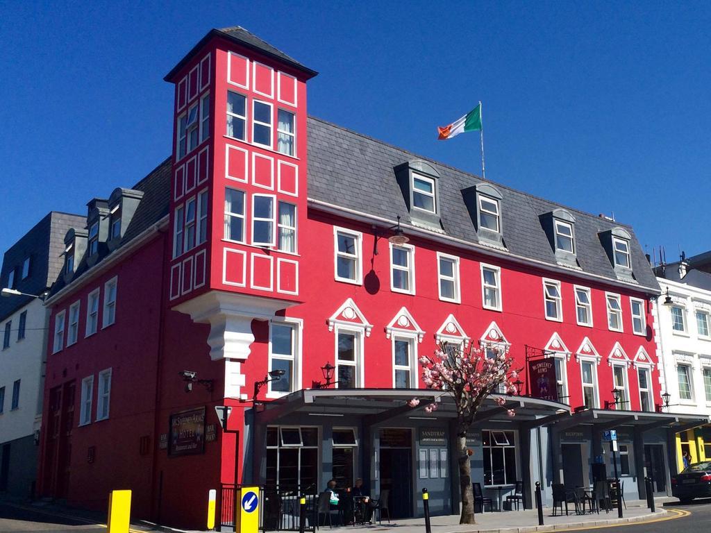 Mcsweeney Arms Hotel Килларни Экстерьер фото