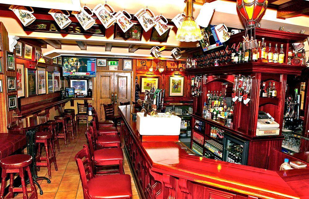 Mcsweeney Arms Hotel Килларни Экстерьер фото