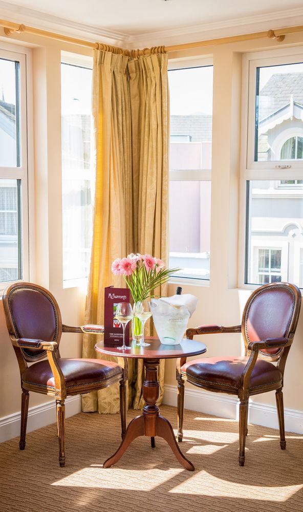 Mcsweeney Arms Hotel Килларни Экстерьер фото